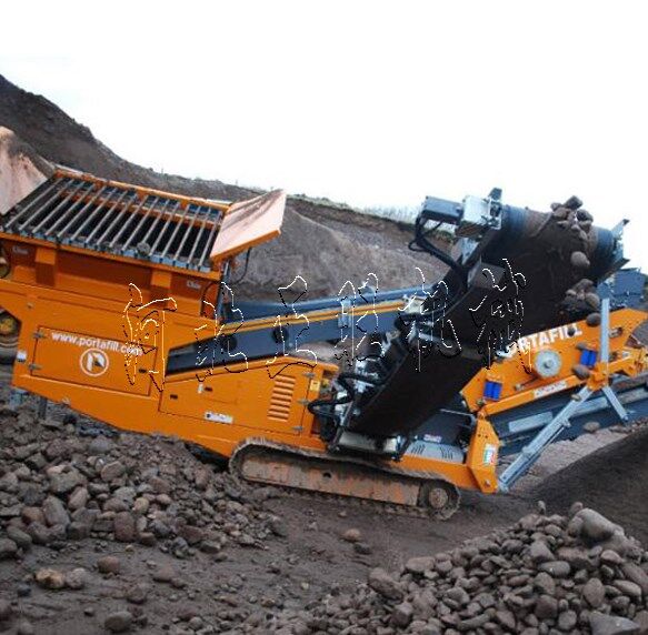 移動(dòng)篩分破碎機(jī)