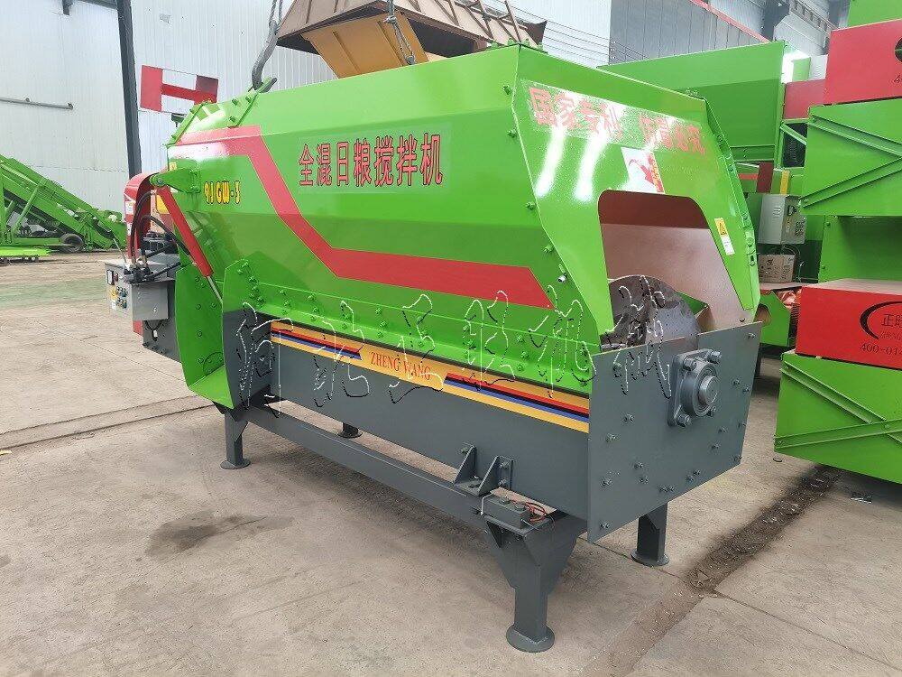 3方柴油版模塊化飼料攪拌機