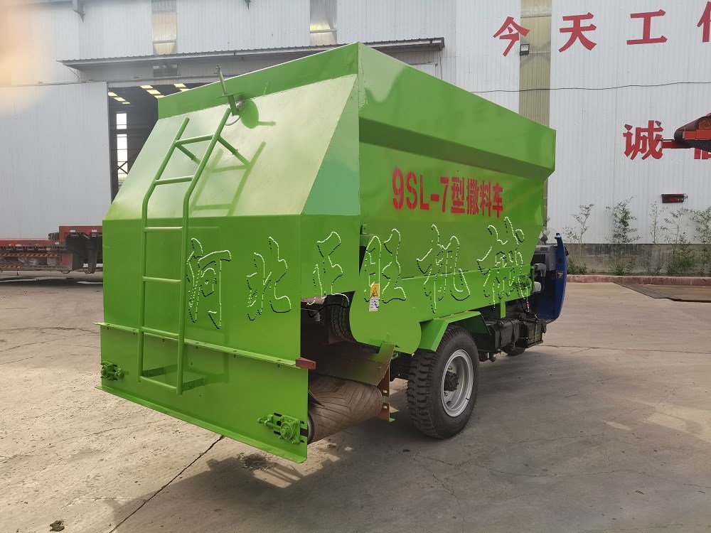 收藏：撒料車在使用過程中需要注意哪些事項